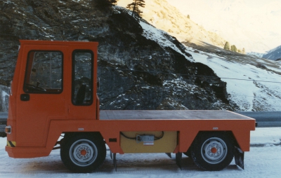 Baujahr 1991, 2-Mann-Kabine, 2 to Tragkraft, Plattformwagen